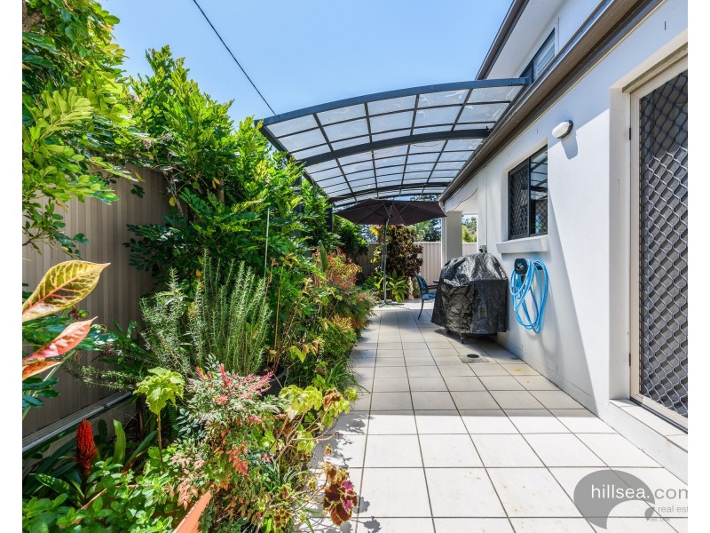 1/9 Government Road, Labrador QLD 4215