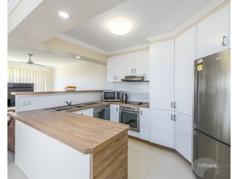 2/16 Jenaya Place, Labrador QLD 4215