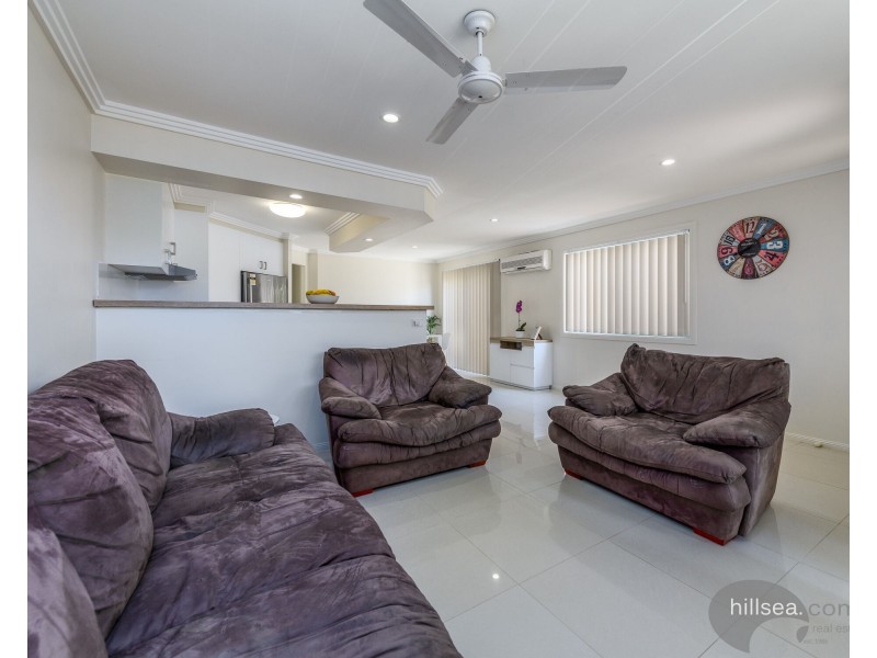 2/16 Jenaya Place, Labrador QLD 4215
