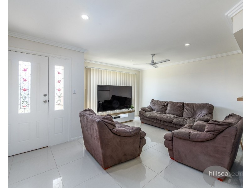 2/16 Jenaya Place, Labrador QLD 4215