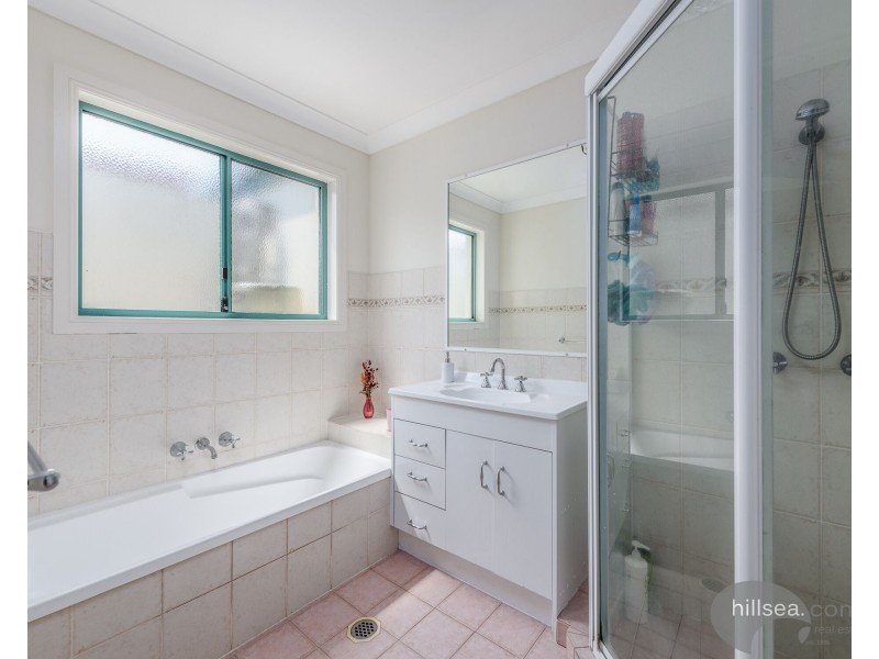 2/16 Jenaya Place, Labrador QLD 4215