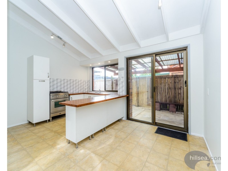 1/1 Ash Court, Arundel QLD 4214