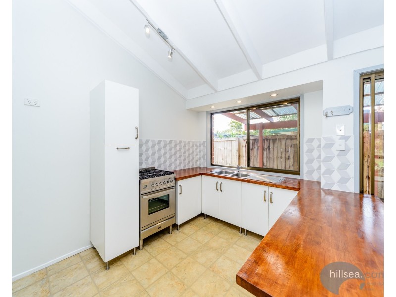1/1 Ash Court, Arundel QLD 4214