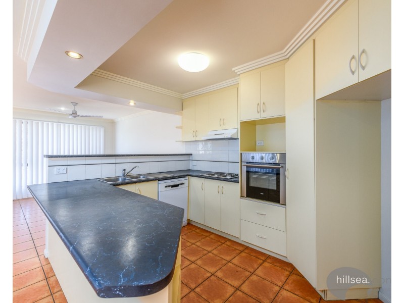 2/11 Catherine Court, Labrador QLD 4215