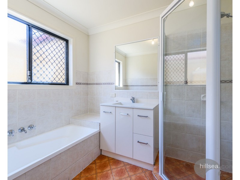 2/11 Catherine Court, Labrador QLD 4215