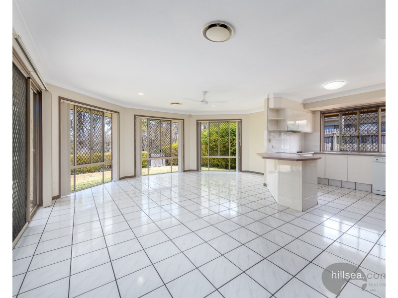 6 Collingwood Court, Arundel QLD 4214