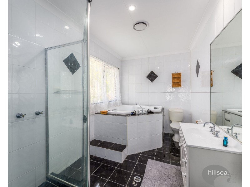 26 River Cove Place, Helensvale QLD 4212