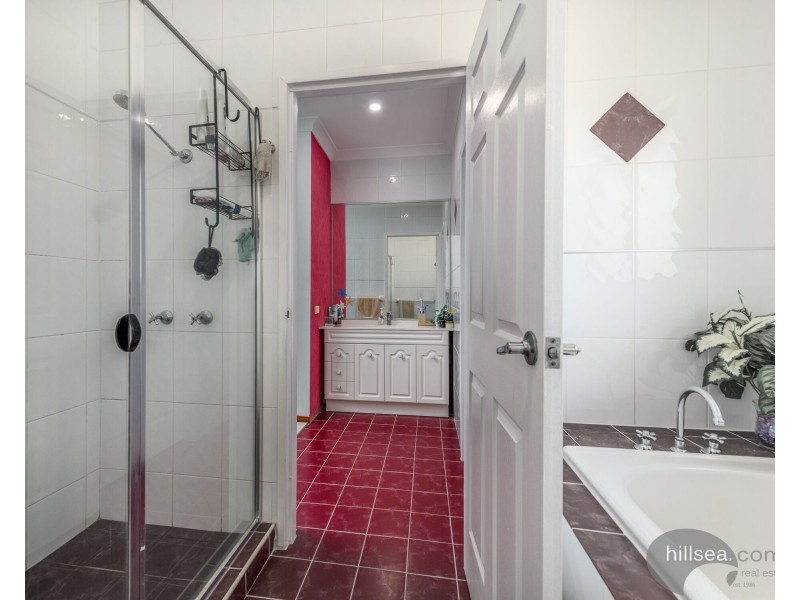 26 River Cove Place, Helensvale QLD 4212