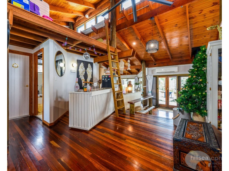 9 Akoonah Street, Hope Island QLD 4212