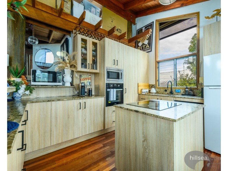 9 Akoonah Street, Hope Island QLD 4212