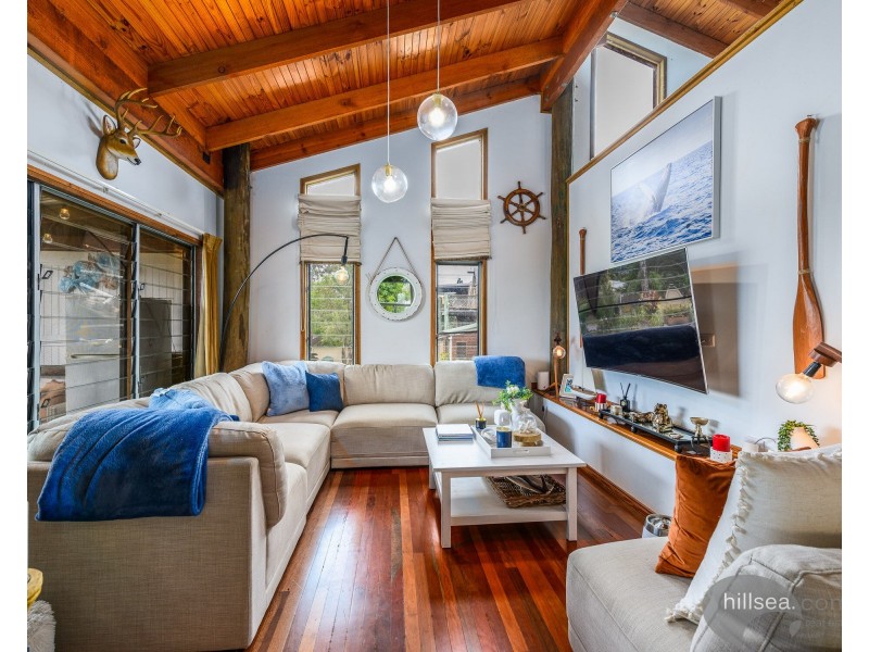 9 Akoonah Street, Hope Island QLD 4212