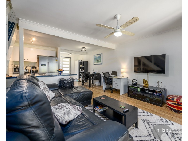 2/63 Olsen Avenue, Labrador QLD 4215