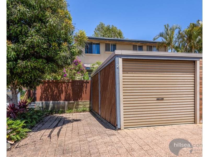 2/63 Olsen Avenue, Labrador QLD 4215