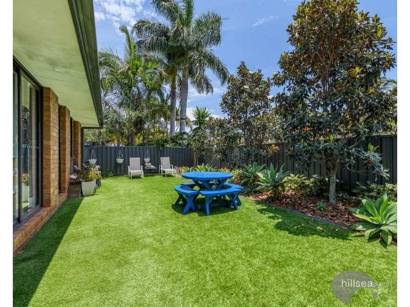 1/27 Telopea Street, Labrador QLD 4215