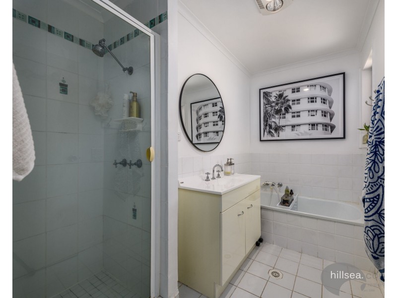 1/27 Telopea Street, Labrador QLD 4215