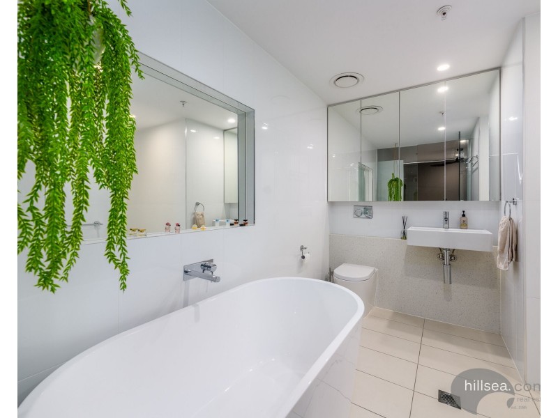 101/388 Marine Parade, Labrador QLD 4215