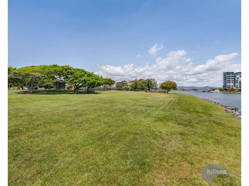 43 Crescent Avenue, Hope Island QLD 4212