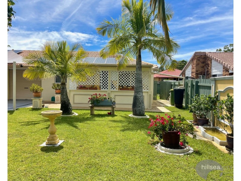 2/4 Hentdale Court, Labrador QLD 4215