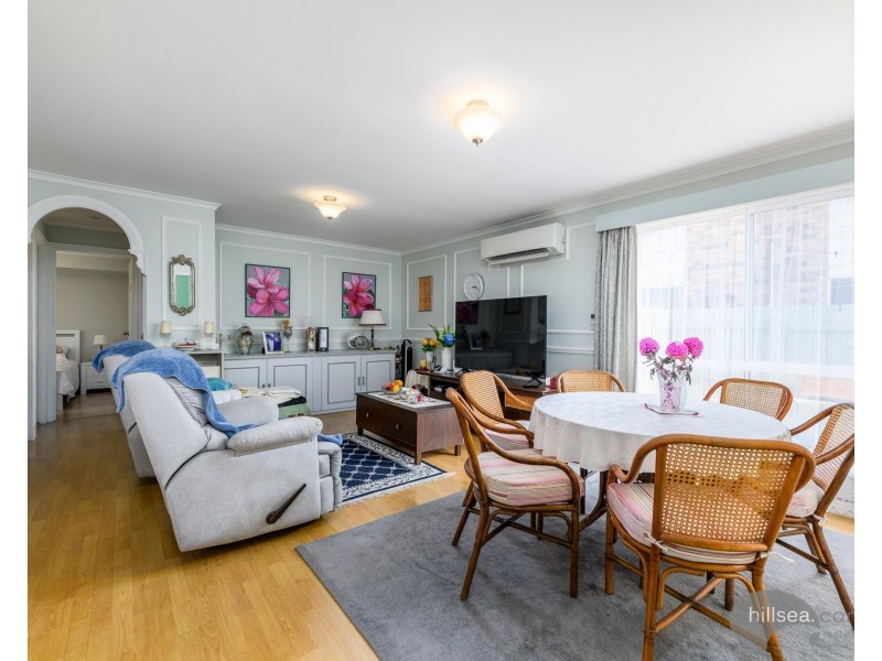 2/4 Hentdale Court, Labrador QLD 4215