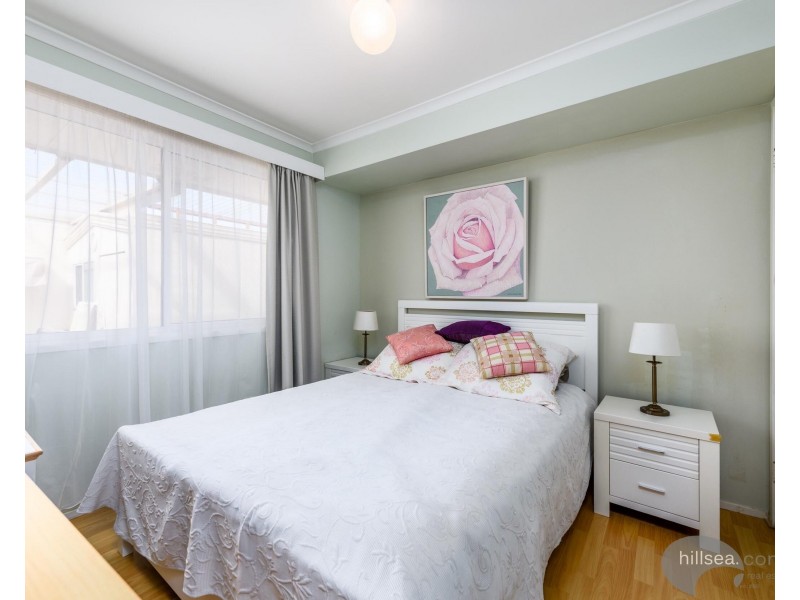 2/4 Hentdale Court, Labrador QLD 4215