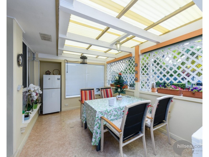 2/4 Hentdale Court, Labrador QLD 4215