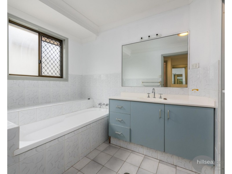 8 Collingwood Court, Arundel QLD 4214