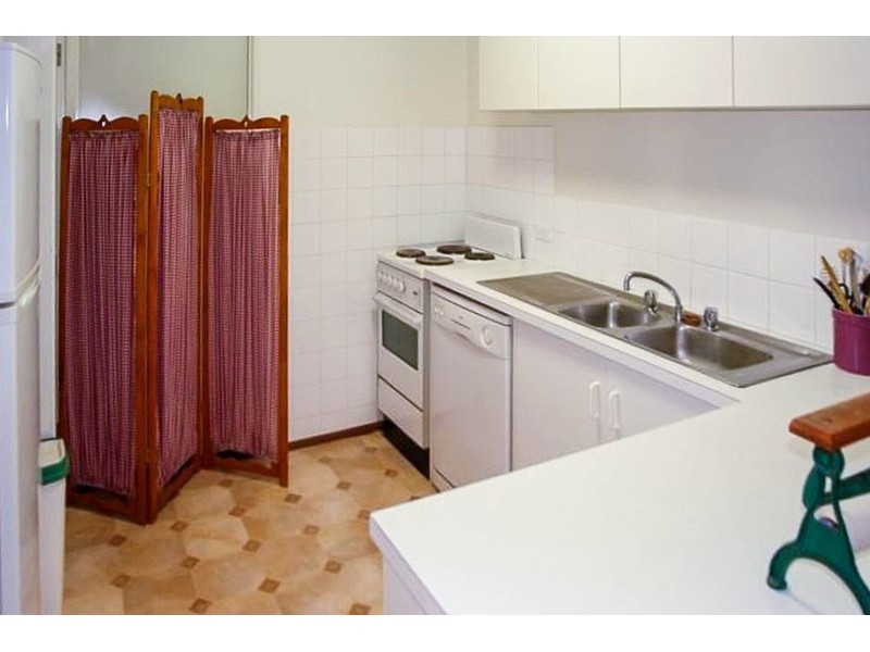1/5 Orkney Place, Labrador QLD 4215