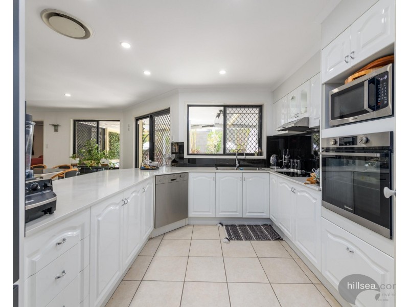 3 Portreeves Place, Arundel QLD 4214