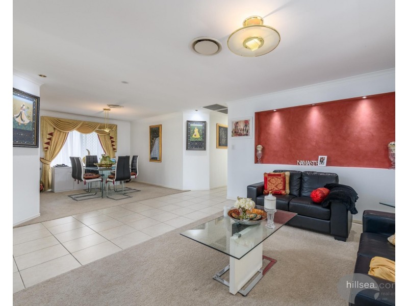 3 Portreeves Place, Arundel QLD 4214