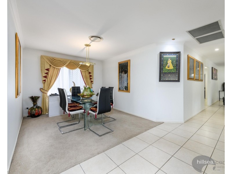 3 Portreeves Place, Arundel QLD 4214