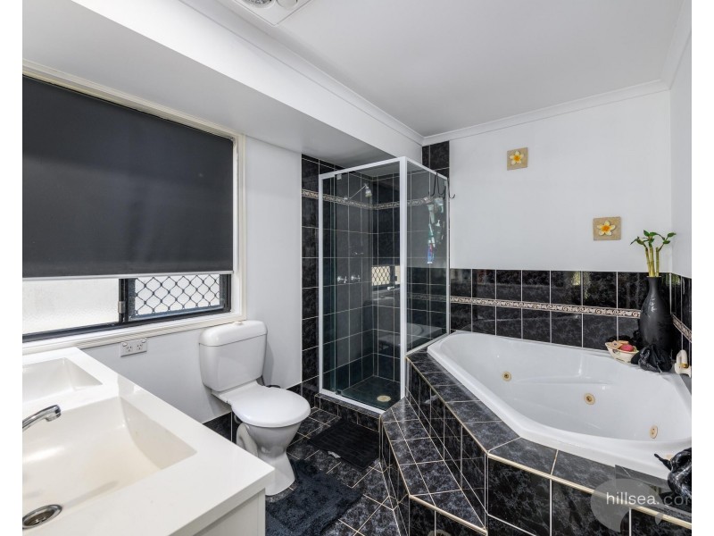 3 Portreeves Place, Arundel QLD 4214