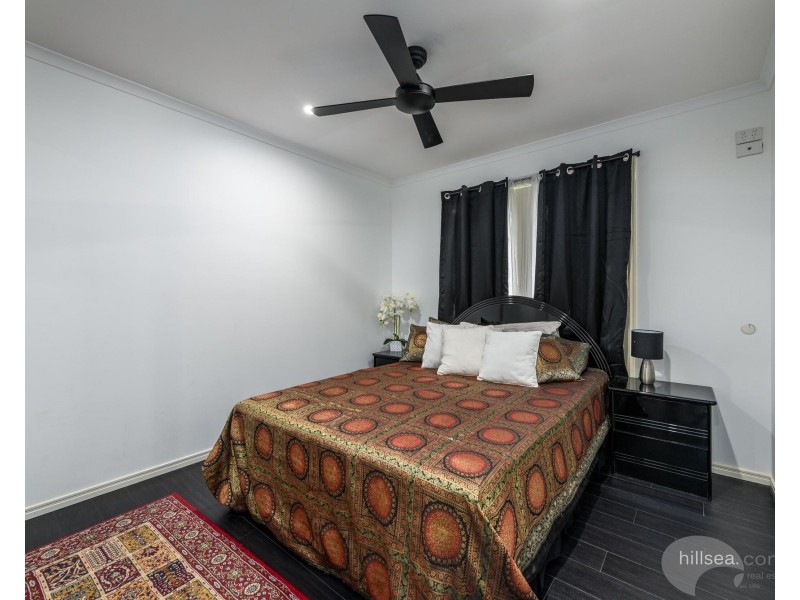 3 Portreeves Place, Arundel QLD 4214