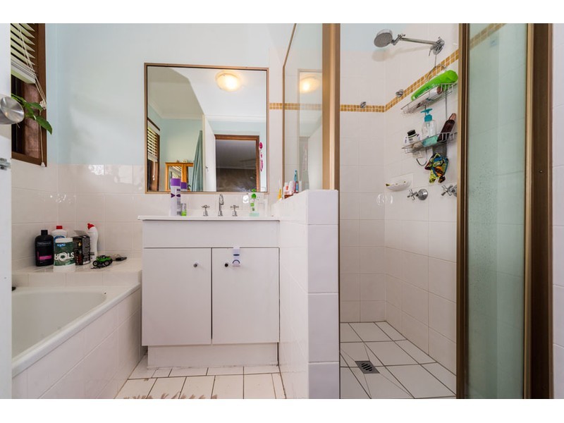 2/7 Elm Court, Labrador QLD 4215