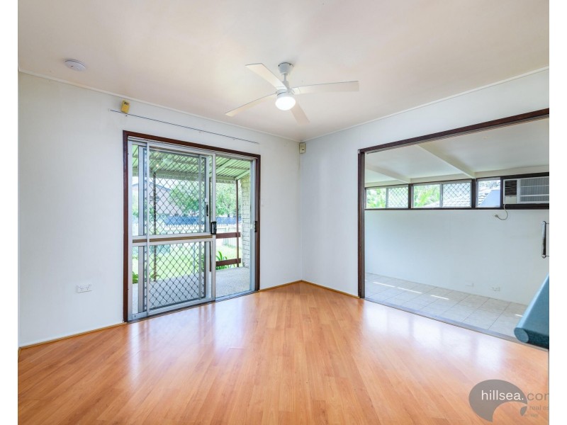 152 Government Road, Labrador QLD 4215