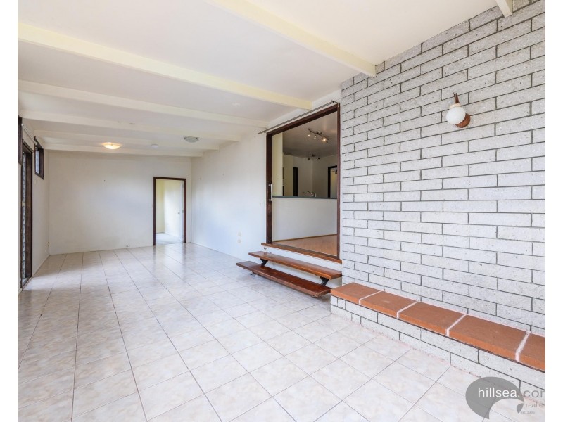 152 Government Road, Labrador QLD 4215