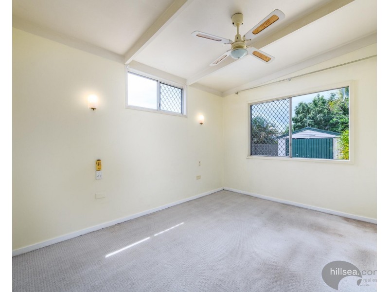 152 Government Road, Labrador QLD 4215