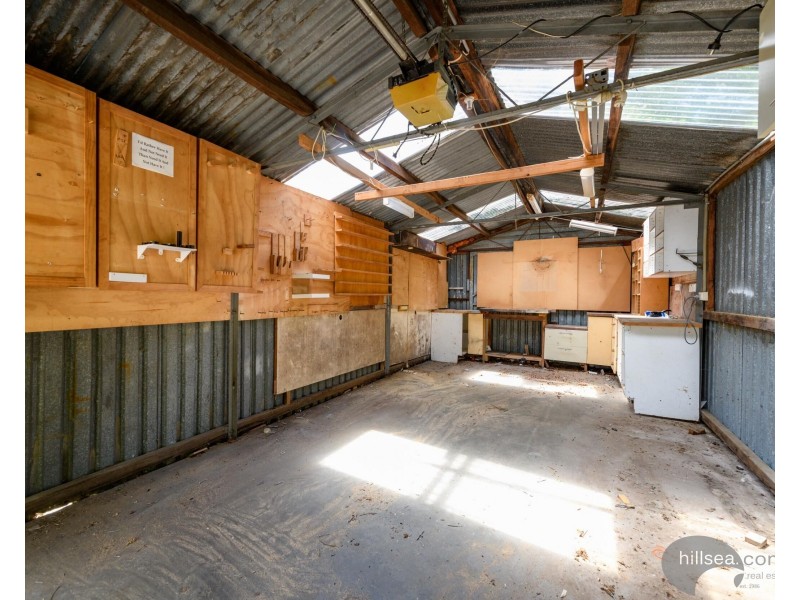 152 Government Road, Labrador QLD 4215