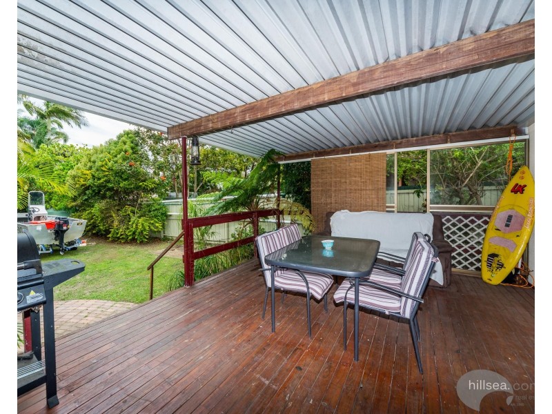 152 Government Road, Labrador QLD 4215