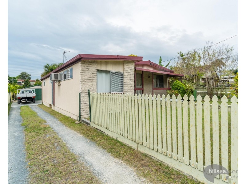 152 Government Road, Labrador QLD 4215