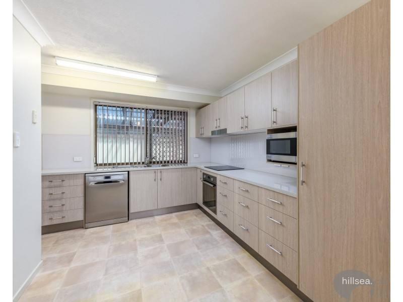 1/6 Jessica Court, Arundel QLD 4214