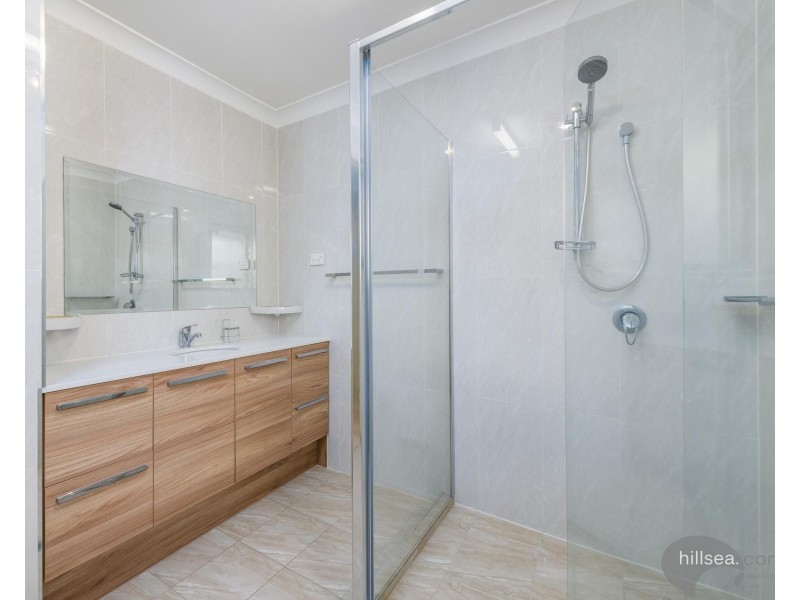 1/6 Jessica Court, Arundel QLD 4214