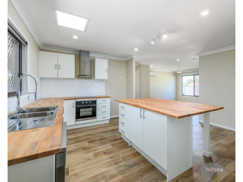 2/219 Central Street, Labrador QLD 4215