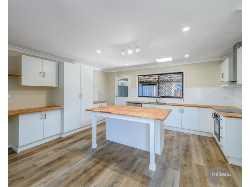 2/219 Central Street, Labrador QLD 4215