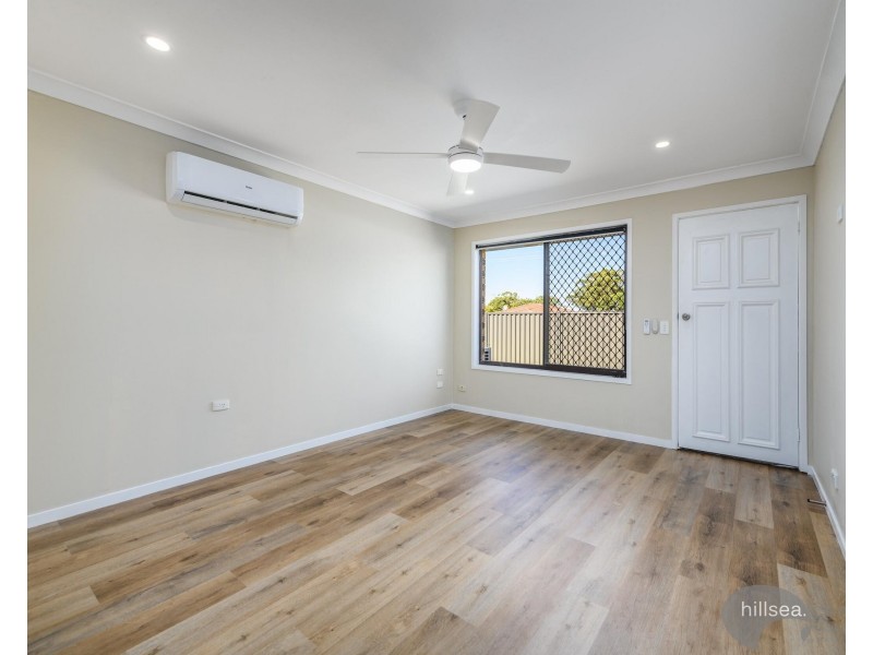 2/219 Central Street, Labrador QLD 4215