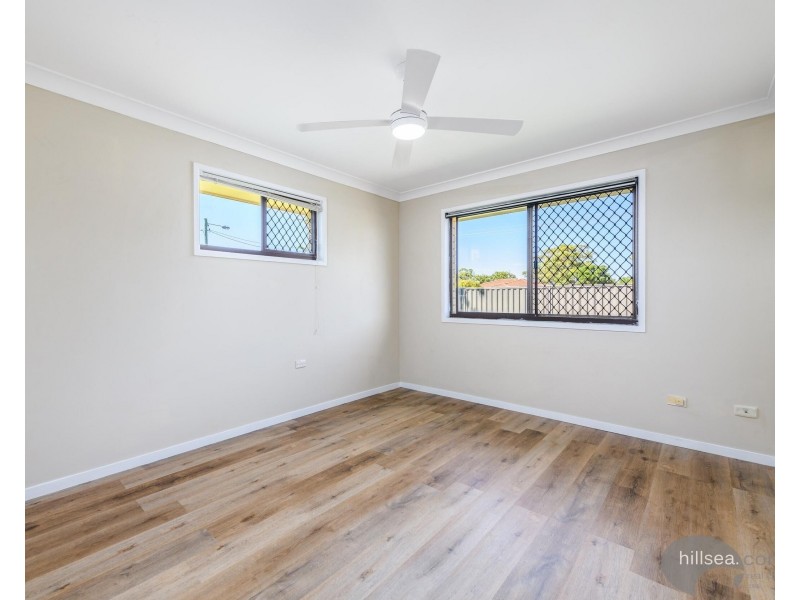 2/219 Central Street, Labrador QLD 4215