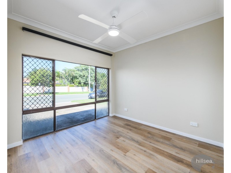 2/219 Central Street, Labrador QLD 4215