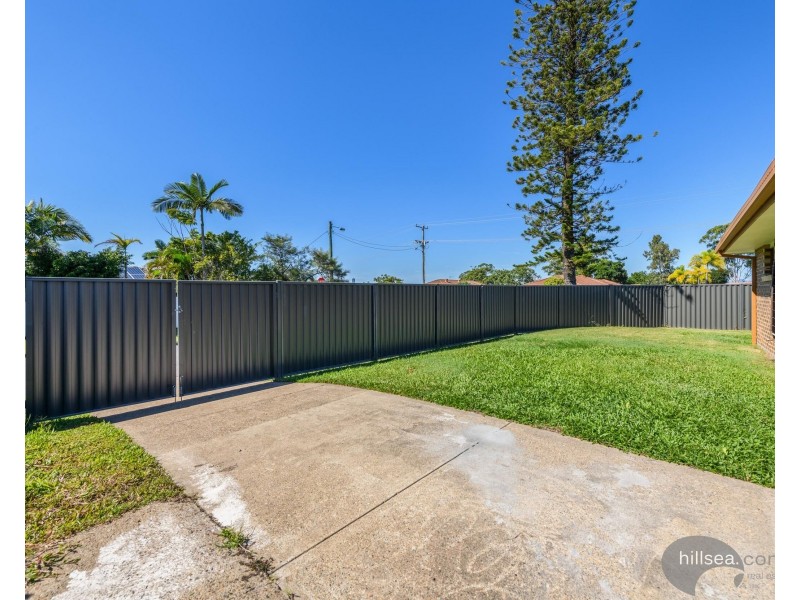 2/219 Central Street, Labrador QLD 4215