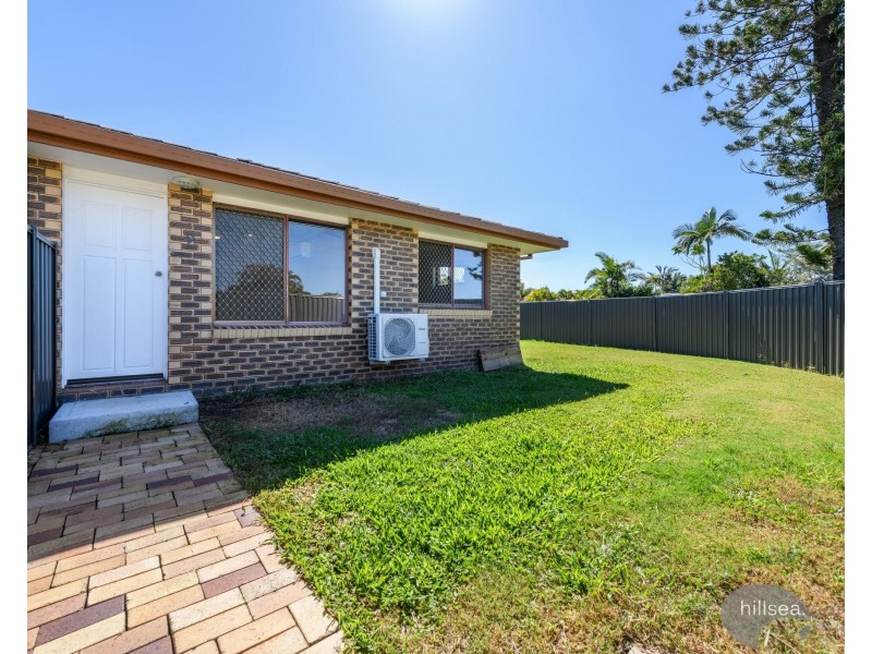 2/219 Central Street, Labrador QLD 4215