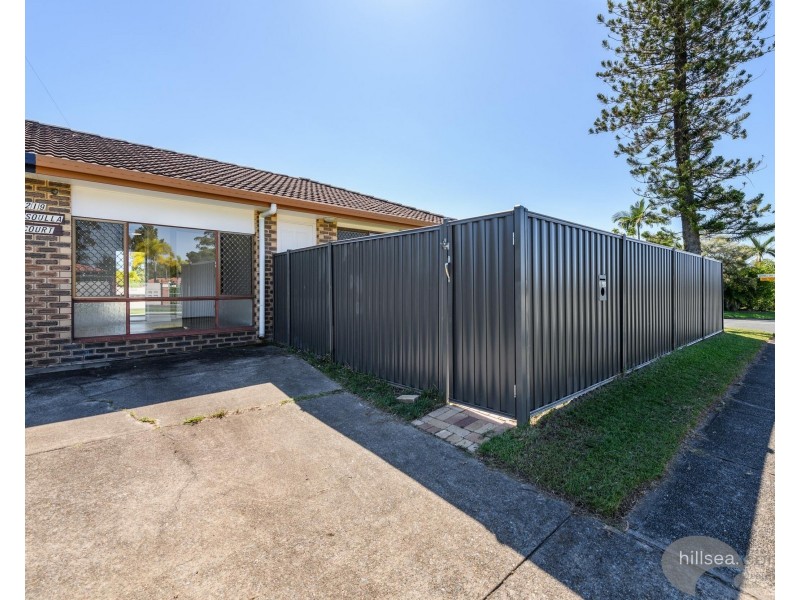 2/219 Central Street, Labrador QLD 4215