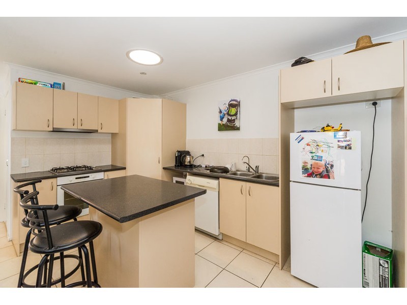 2/6 Orkney Place, Labrador QLD 4215